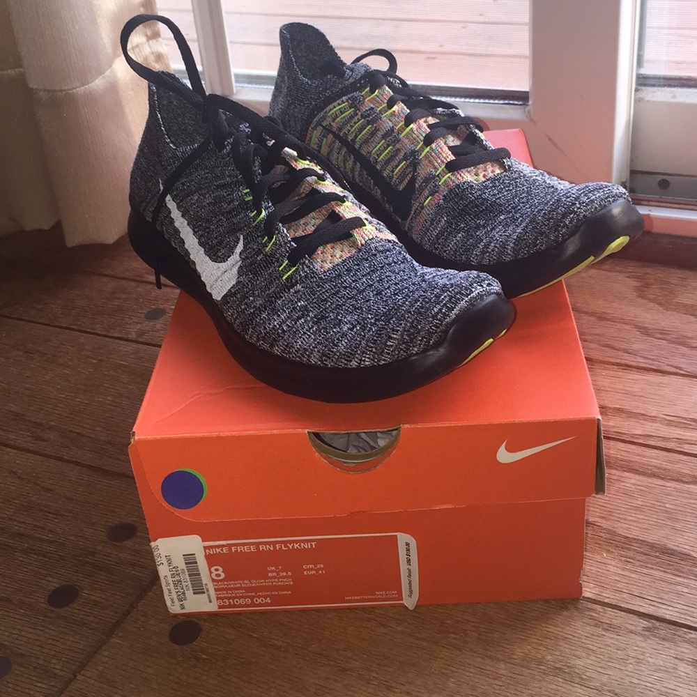 Men’s Nike Free RN Flyknit size 8